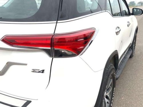 Used Toyota Fortuner 4x4 MT 2018 for sale 