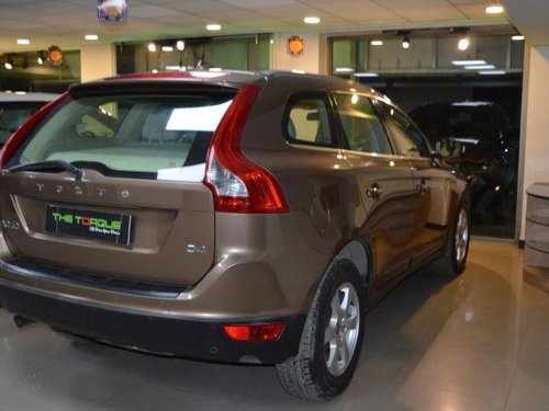 Used Volvo XC60 AT car at low price