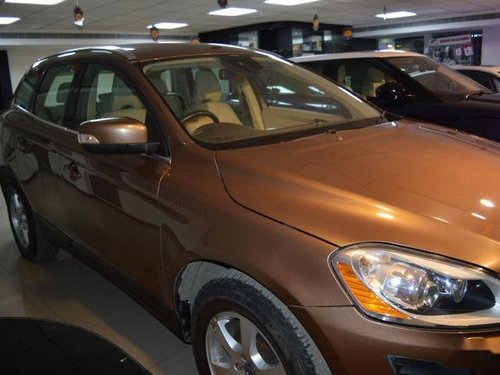 Used Volvo XC60 AT car at low price