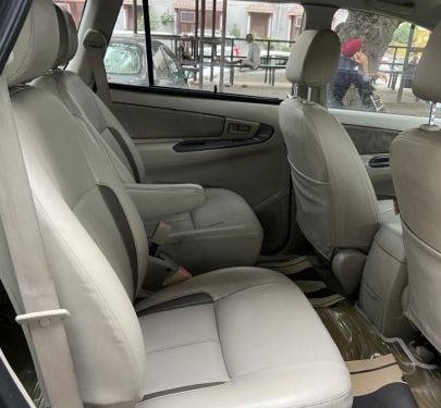 Toyota Innova 2011 MT for sale