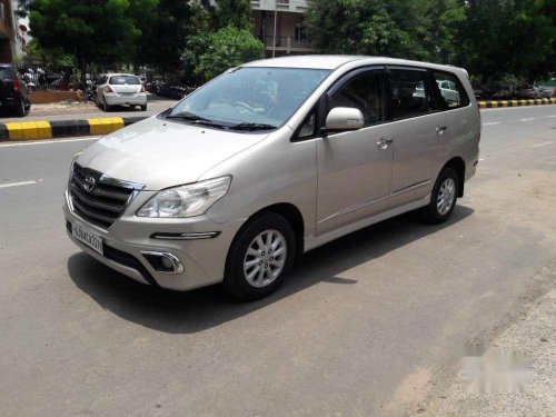 Toyota Innova 2.5 V 8 STR, 2014, Diesel MT for sale 