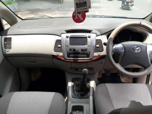 Toyota Innova 2.5 V 8 STR, 2014, Diesel MT for sale 