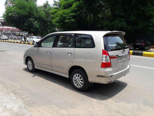 Toyota Innova 2.5 V 8 STR, 2014, Diesel MT for sale 