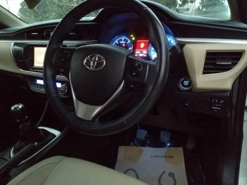 Used Toyota Corolla Altis MT car at low price in New Delhi