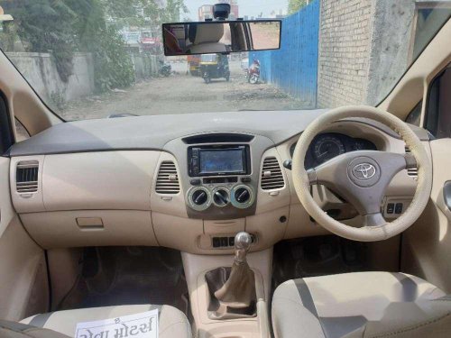 Toyota Innova 2.5 G 8 STR BS-III, 2007, Diesel MT for sale in Surat 