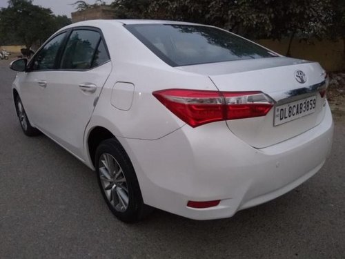 Used Toyota Corolla Altis MT car at low price in New Delhi