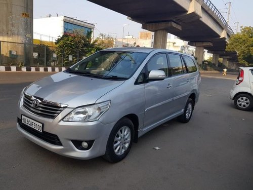 Used Toyota Innova MT 2004-2011 car at low price in New Delhi