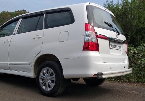 Used Toyota Innova MT car at low price in Nashik