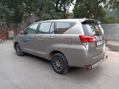 Toyota Innova Crysta 2.4 G MT 2017 in New Delhi