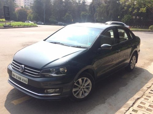 Volkswagen Vento Petrol Highline 2015 MT for sale in Pune