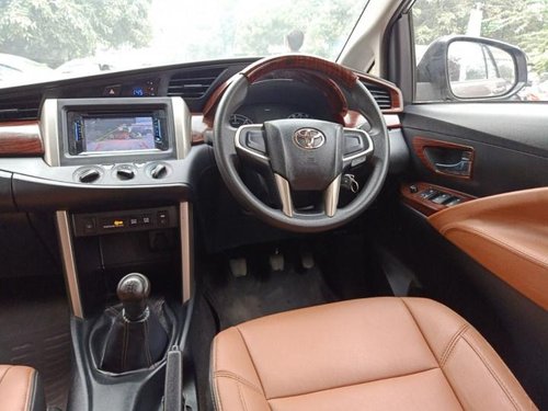 Toyota Innova Crysta 2.4 G MT 2017 in New Delhi