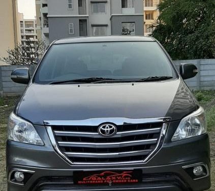 Used Toyota Innova MT 2004-2011 car at low price in Nashik