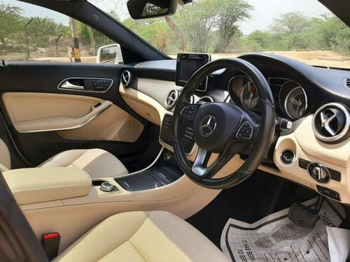 2015 Mercedes Benz 200 AT for sale in New Delhi