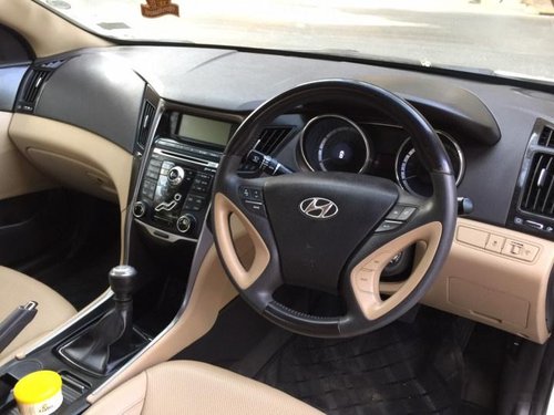 Used Hyundai Sonata Transform 2.4 GDi MT car at low price in Mumbai