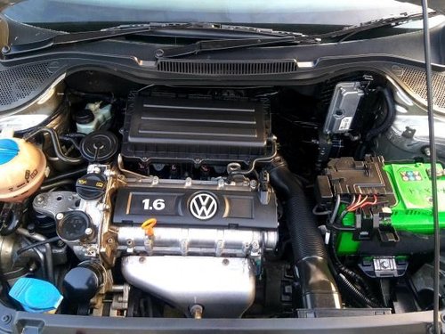 Used Volkswagen Vento Petrol Highline MT car at low price in New Delhi