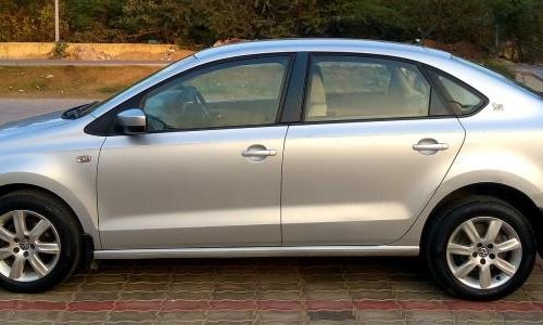 Used Volkswagen Vento Petrol Highline MT car at low price in New Delhi