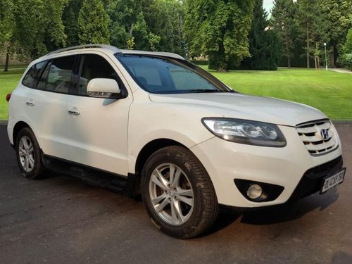 Hyundai Santa Fe 4X2 MT 2011 in New Delhi