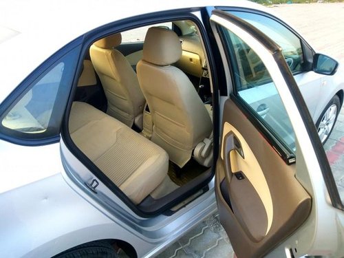 Used Volkswagen Vento Petrol Highline MT car at low price in New Delhi