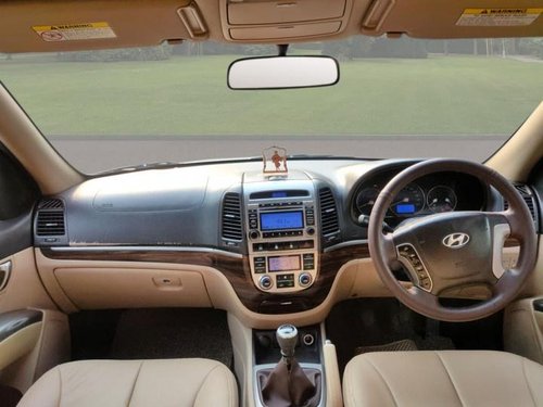 Hyundai Santa Fe 4X2 MT 2011 in New Delhi