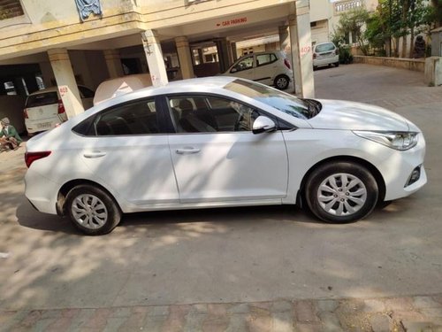 Hyundai Verna 1.6 EX VTVT MT 2018 in Ahmedabad