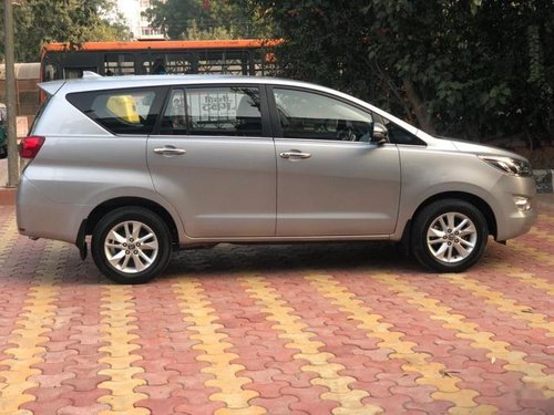 Toyota Innova Crysta 2.4 VX MT BSIV in New Delhi