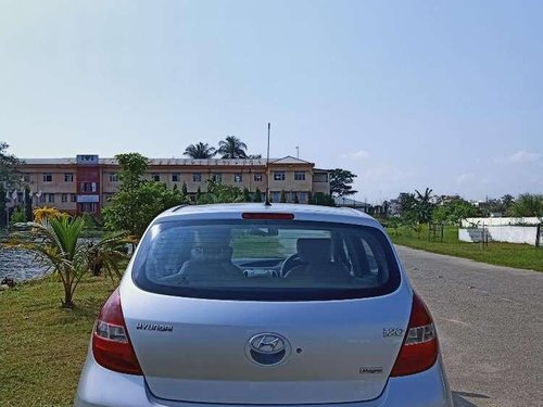 Hyundai i20 Magna 2011 MT for sale in Guwahati 