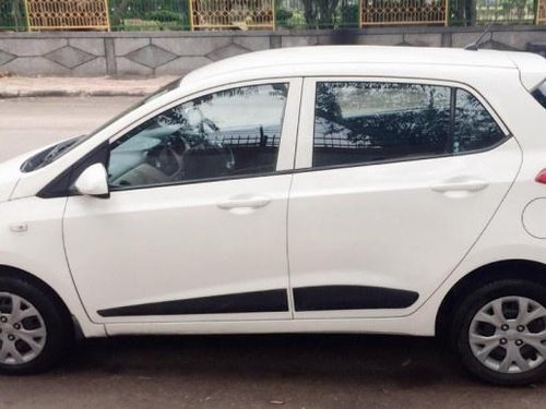 Hyundai i10 Magna 2014 MT for sale in New Delhi