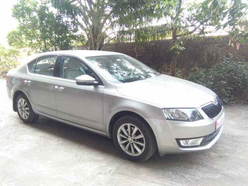 Used 2015 Skoda Octavia Ambition 2.0 TDI AT for sale in Mumbai