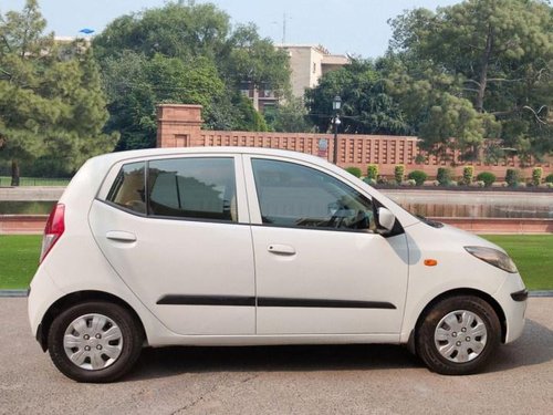 Hyundai i10 Magna MT in New Delhi