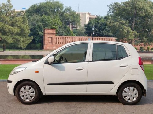 Hyundai i10 Magna MT in New Delhi