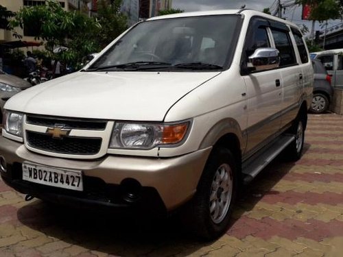 Chevrolet Tavera Version Neo 3 LT 9 Seats BSIV MT 2012 in Kolkata