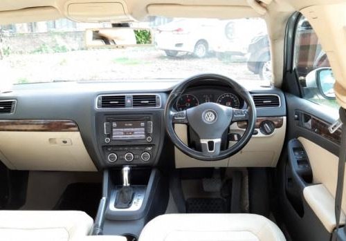 Volkswagen Jetta 2013-2015 2.0L TDI Highline AT for sale in Kolkata