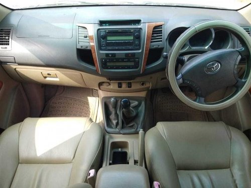 Toyota Fortuner Version 3.0 Diesel 2010 MT for sale in Mumbai