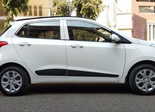 2016 Hyundai i10 Version Sportz MT for sale at low price in Ahmedabad