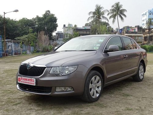 Skoda Superb 2009-2014 1.8 TFSI MT in Kolkata