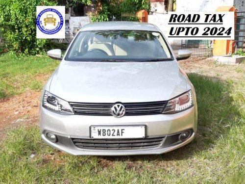 Volkswagen Jetta 2013-2015 2.0L TDI Highline AT for sale in Kolkata