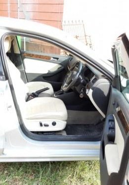 Volkswagen Jetta 2013-2015 2.0L TDI Highline AT for sale in Kolkata