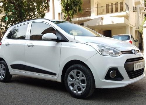 Hyundai Grand i10 2013-2016 Sportz MT for sale in Ahmedabad