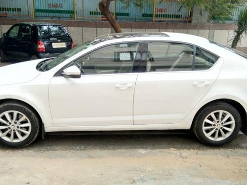 Skoda Octavia AT 2014 in New Delhi