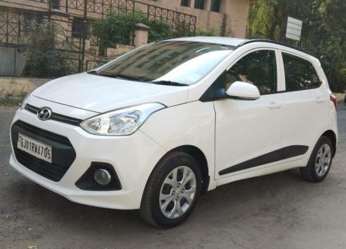 2016 Hyundai i10 Version Sportz MT for sale at low price in Ahmedabad