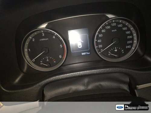 Hyundai Elantra CRDi SX 2016 MT for sale in Trivandrum