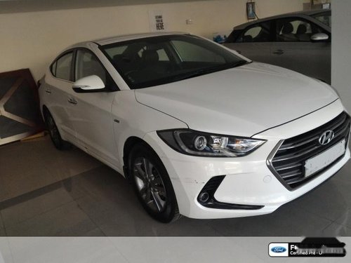 Hyundai Elantra CRDi SX 2016 MT for sale in Trivandrum