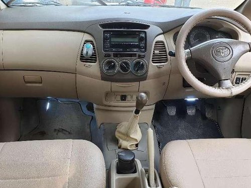 Toyota Innova 2.0 V, 2005, Petrol MT in Mumbai