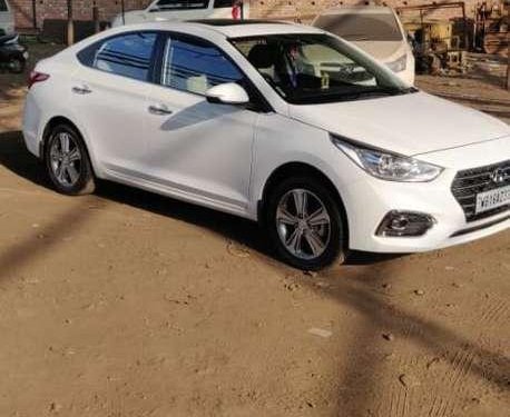 Hyundai Verna Fluidic 1.6 VTVT SX Opt, 2019, Petrol MT in Kolkata