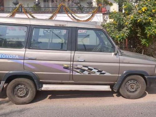 Toyota Qualis 2003 MT for sale in Vadodara