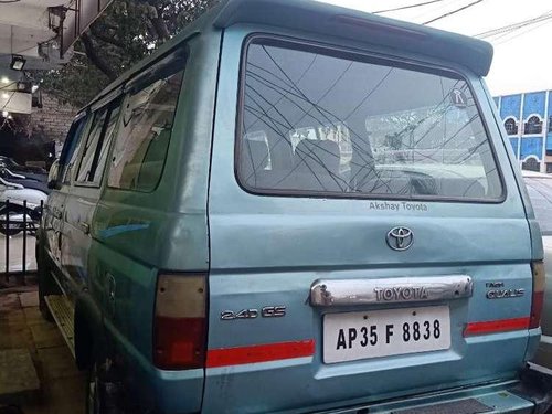 Used 2002 Toyota Qualis Version FS B3 MT for sale in Hyderabad