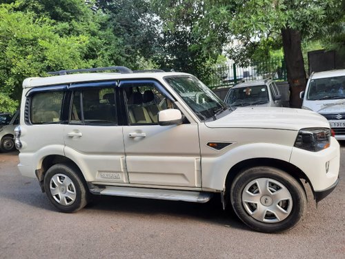 2015 Mahindra Scorpio S4 Diesel MT in New Delhi