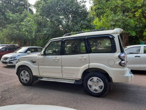 2015 Mahindra Scorpio S4 Diesel MT in New Delhi