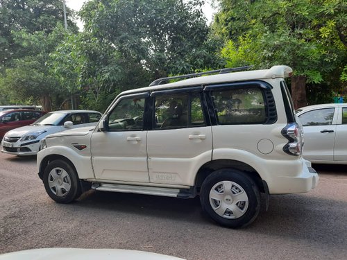 2015 Mahindra Scorpio S4 Diesel MT in New Delhi