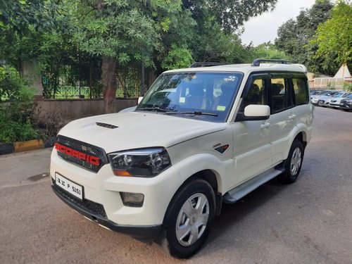 2015 Mahindra Scorpio S4 Diesel MT in New Delhi